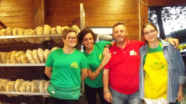 Lo stand del pane di Lariano all'interno della Sagra