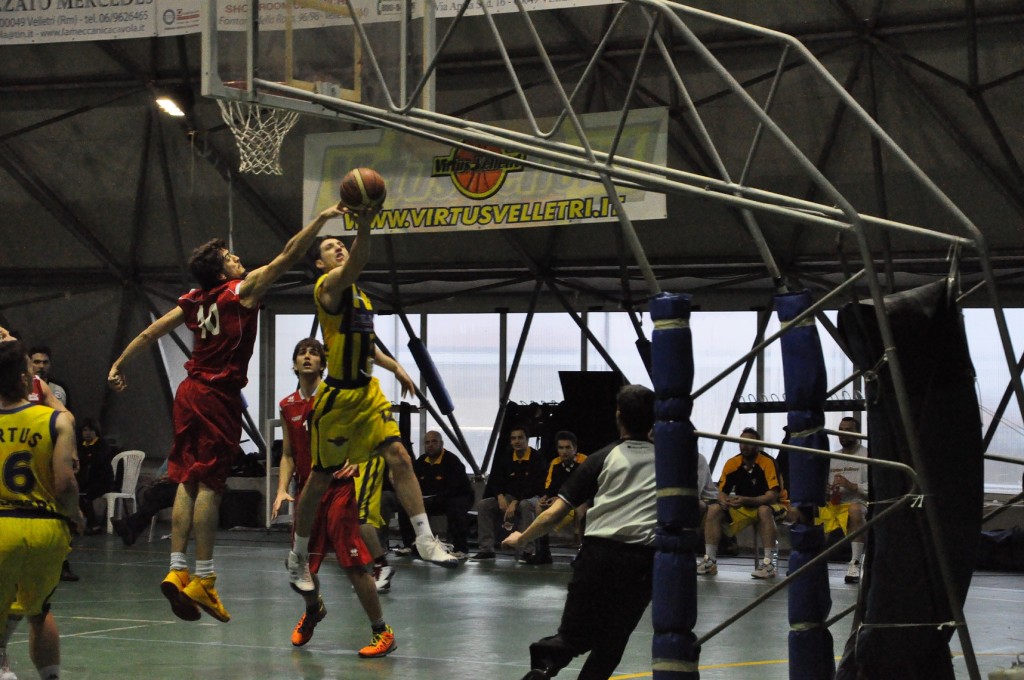 Stefano D'Orazio in azione Virtus Velletri 2013-2014