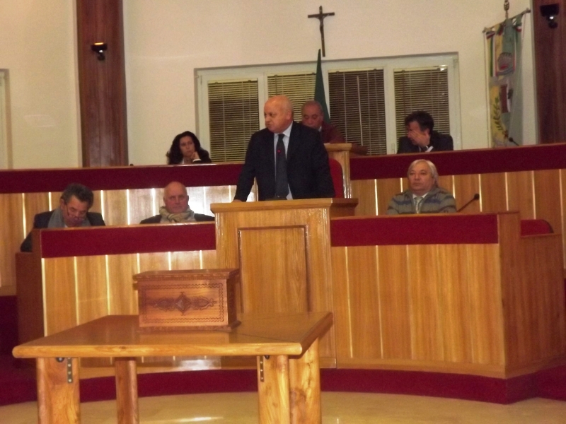 Optimized-I BANCHI DELLA GIUNTA DURANTE LA SEDUTA CONSILIARE-