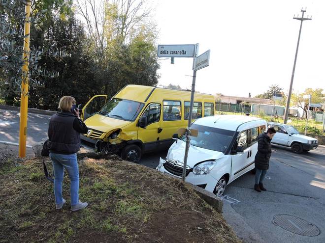 incidente scuolabus