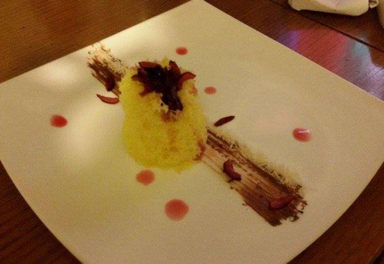 Spugna alla vaniglia, nutella e ciliegie