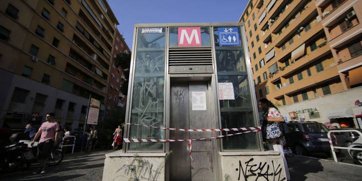 Quel vuoto in cui siamo caduti tutti