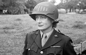 Credetemi, è tutto vero! Le incredibili vite di Lee Miller Modella prima, fotografa e inviata di guerra poi, questa ragazza degli anni Venti ha ancora molto da insegnare anche nel XXI secolo.