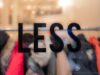 La fashion revolution tra consapevolezza e sostenibilità La vera sfida di oggi è voler far parte della moda circolare, vestire sostenibile e eco-friendly. Tu da che parte stai? Fast fashion a vita?