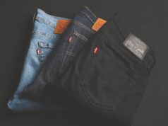 Il Vanity Sizing, parliamo di vanità effimera? Se ti sei mai chiesto il perchè uno stesso jeans di 10 anni fa fosse una taglia 44 e ora sia una 40, tranquill* non sei tu il pazzo, si chiama Vanity Sizing