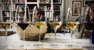 Porthos: quando il vino fa cultura e non tendenza Siamo nella capitale, da Porthos, associazione culturale dove vino e cibo non sono più oggetti, ma veri e propri esseri viventi.