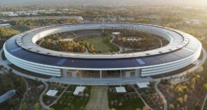 Apple, profitti record, investimenti e 1 miliardo per il nuovo campus Apple, ricavi e profitti sono in continua crescita. Investimenti nei prossimi 5 anni di oltre 400 miliardi e un nuovo campus miliardario in costruzione.