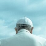 Cos’hanno da dirsi il Papa e Freud – Foto by Nacho Arteaga