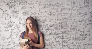 Gender gap: Barbie e STEM (no, non è il nuovo Ken) Se anche Barbie nel 2018 ha lanciato il Dream Gap Project, la campagna per favorire l’ingresso delle donne nei percorsi STEM (ovvero Science, Technology, Engineering and Mathematics) vuol dire che il problema del gender gap in questo settore è proprio bello grosso.