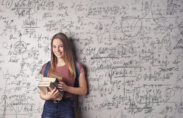 Gender gap: Barbie e STEM (no, non è il nuovo Ken) Se anche Barbie nel 2018 ha lanciato il Dream Gap Project, la campagna per favorire l’ingresso delle donne nei percorsi STEM (ovvero Science, Technology, Engineering and Mathematics) vuol dire che il problema del gender gap in questo settore è proprio bello grosso.
