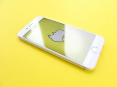 Snapchat fa incontrare il mondo del fashion con la realtà aumentata Non hai tempo di provare i vestiti che vorresti in negozio? Niente panico, Snapchat accorre in tuo aiuto con la realtà aumentata!