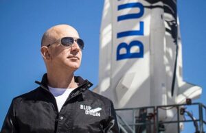 Jeff Bezos: l’uomo più ricco del mondo va nello spazio Jeff Bezos si imbarcherà il prossimo mese sul primo volo spaziale con equipaggio della propria compagnia missilistica, la Blue Origin.