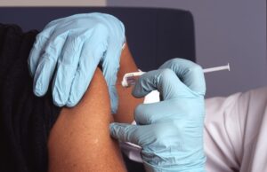 Obbligo green pass in Francia: decisione giusta o privazione di una scelta? Francia, decisione radicale: senza green pass non si potrà entrare in bar, ristoranti, prendere un treno, un aereo, andare ad eventi, luoghi culturali.