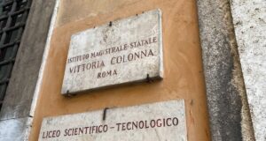 I licei di Roma: intervista a denti stretti La scuola nella sua caratterizzazione geografica come sintomo sociale e ideologia politica in una città storica e profondamente variegata come Roma.