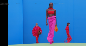 La sfilata Jacquemus “La Montagne” autunno inverno 2021/22: un’escursione magica Jacquemus torna sulla passerella con una collezione che esalta i colori, il concetto dell’unisex e il tema del “see-now buy-now”