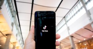 #OlympicTikTok: il social media “inviato” behind the scenes #OlympicTikTok: un canale in cui gli atleti delle Olimpiadi Tokyo 2020 condividono con il resto del mondo i retroscena e la propria vita nel Villaggio Olimpico!