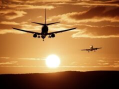 Volare, oh oh? 10 miti sull’aviazione da sfatare Diciamocelo, volare non è proprio il nostro "luogo sicuro". Sfatiamo miti e leggende sui voli in aereo con l'aiuto di un pilota!