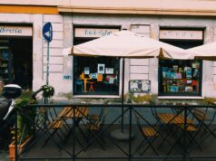 Chi cerca trova: Tra Le Righe, Libreria & Bistrot La libreria-bistrot perfetta a Roma? Per trovare quella perfetta bisogna cercare Tra Le Righe! L'intervista di Wt News alle proprietarie, Paola e Claudia.