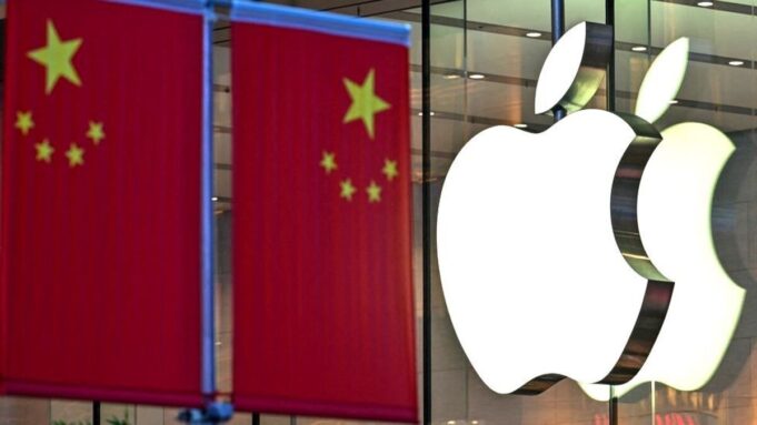 Apple-Cina, l’accordo segreto da 275 miliardi Nel 2016 per allentare le stringenti norme regolatorie di Pechino, Tim Cook CEO di Apple avrebbe siglato un accordo da 275 mld di dollari. Ecco cosa prevedeva.