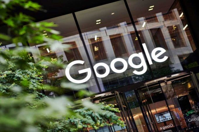 Lavoro da remoto? Google punta 1 miliardo sugli uffici Google prepara il rientro in ufficio per i suoi dipendenti, sborsando 1 miliardo di dollari per l'acquisto di alcuni grattacieli nel centro di Londra.