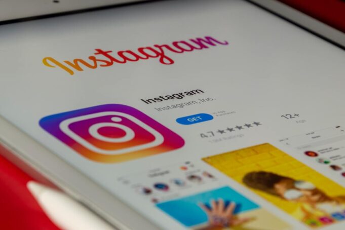 Instagram e i suoi nuovi test: il primo a decollare è il “Mi Piace” alle stories! Instagram: al via i test per l’abbonamento degli utenti a determinati contenuti, nuove visualizzazioni del feed e i “Mi Piace” anche per le stories!